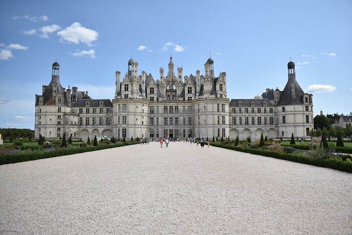 Visit to the castles of Chenonceau and Chambord