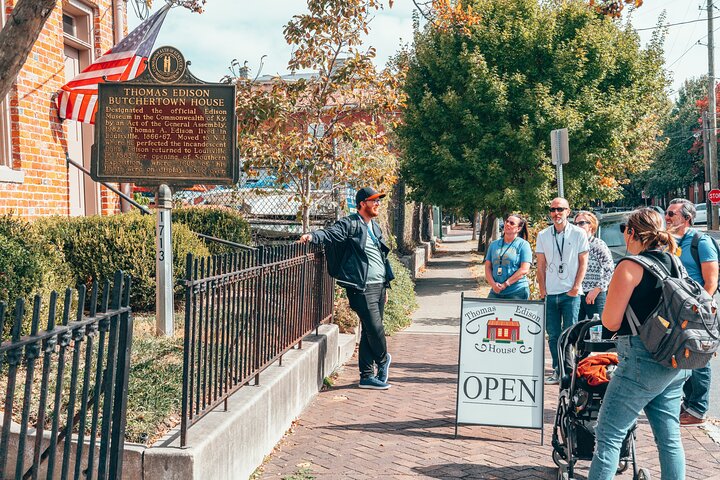 Secrets of Louisville: 3hr NuLu Food & History Walking Tour