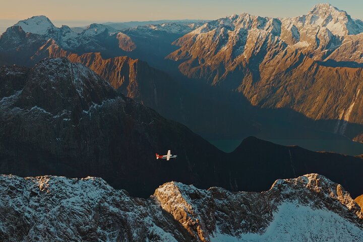 Milford Sound Flight & Cruise Day Trip from Queenstown