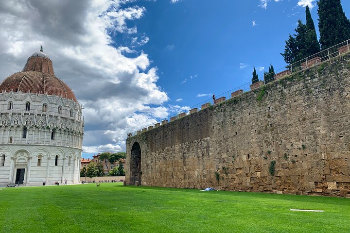 From Livorno to Pisa on your own with optional Leaning Tower Ticket