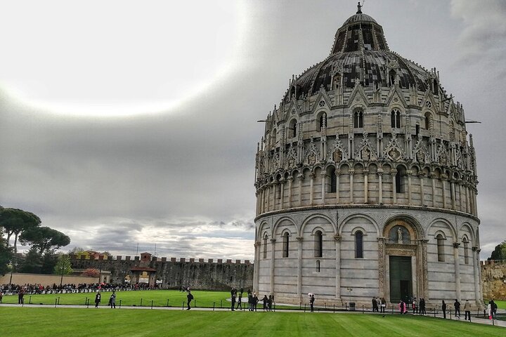 From Livorno to Pisa on your own with optional Leaning Tower Ticket