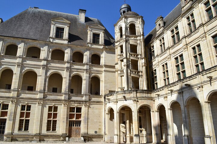 Visit to the castles of Chenonceau and Chambord