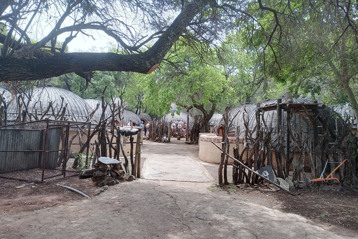Lesedi Cultural Village & cradle of Humankind Guided Tour