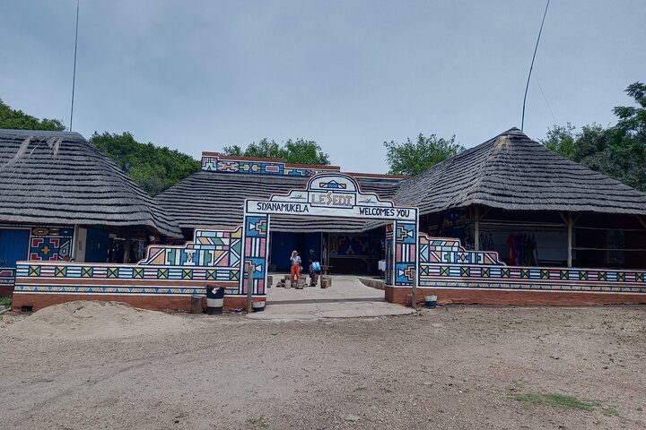 Lesedi Cultural Village & cradle of Humankind Guided Tour