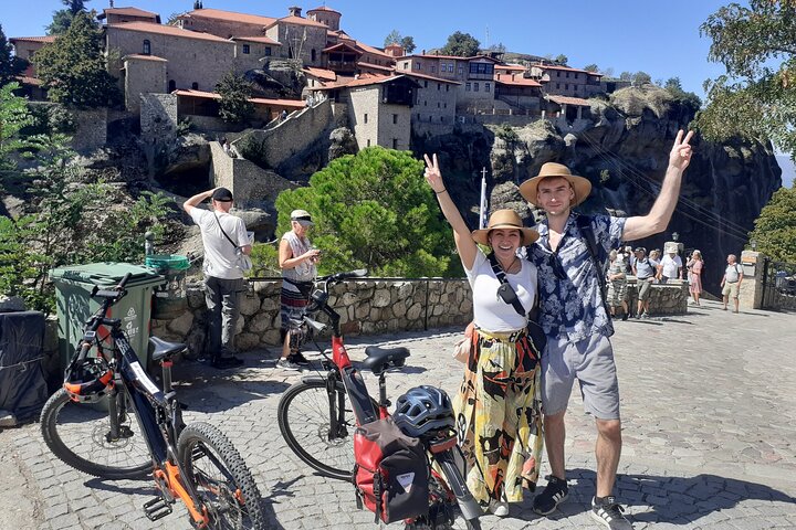 4-Hour Tour Morning Highlights of Meteora on E-Bike