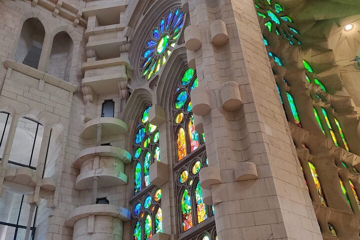 Sagrada Familia English Guided Tour & Optional Tower Access