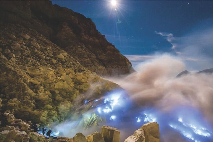 From Yogyakarta: Mount Bromo Sunrise and ijen crater Blue Fire - 3 Days