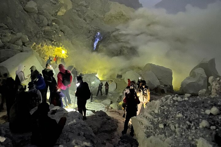 From Yogyakarta: Mount Bromo Sunrise and ijen crater Blue Fire - 3 Days