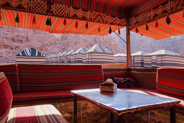 Full Day Jeep Tour in Wadi Rum (incl. Bedouin picnic lunch)