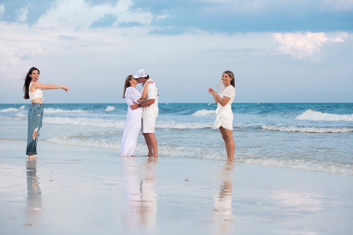 Private Vacation Photoshoot with Photographer in Virginia Beach