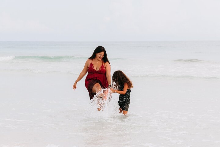 Private Vacation Photoshoot with Photographer in Virginia Beach