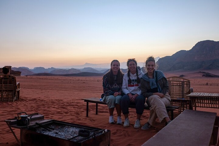 Full Day Jeep Tour in Wadi Rum (incl. Bedouin picnic lunch)