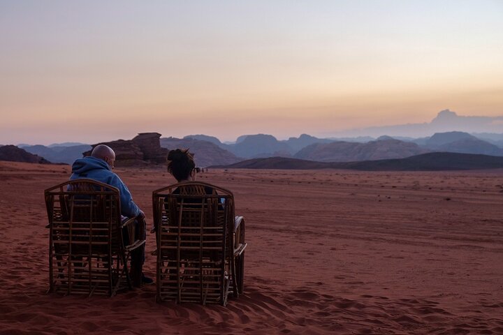 Full Day Jeep Tour in Wadi Rum (incl. Bedouin picnic lunch)