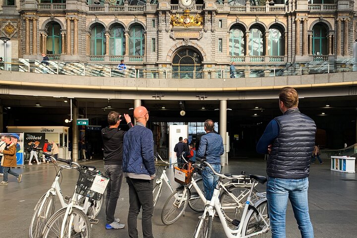 Guided Bike Tour: 2 Hours Highlights of Antwerp