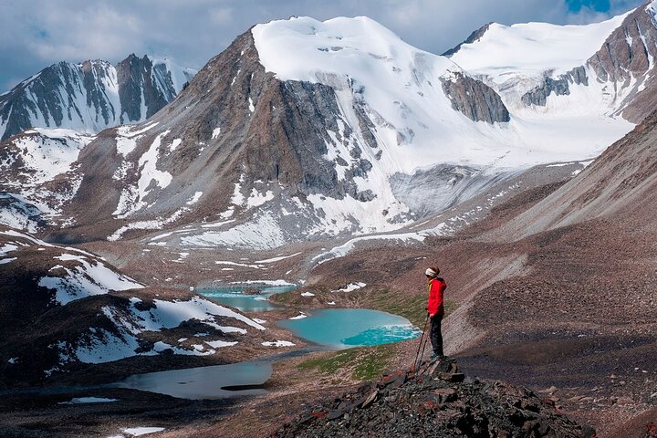8 Days Trekking in Kyrgyzstan: Alay Mountains Adventure