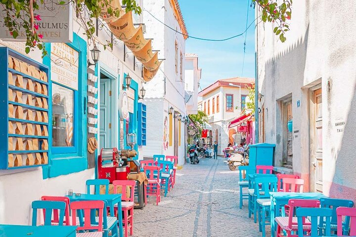 Alaçatı & Çeşme Chill Tour: Vibes, Streets & Snapshots