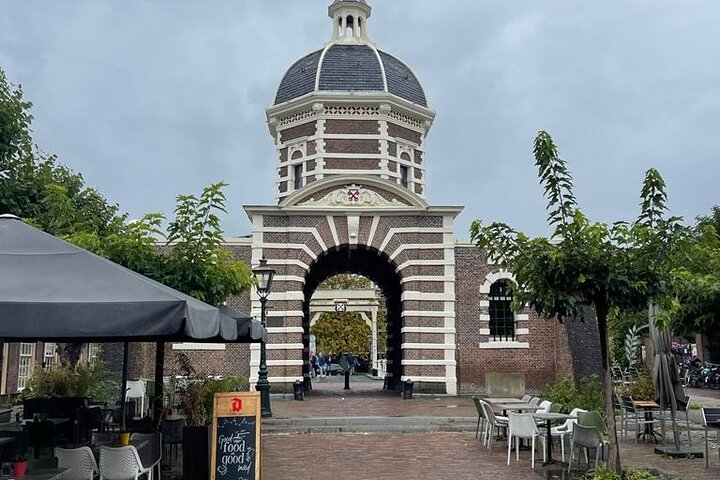 90 minutes Self-Guided Walking tour with puzzles in Leiden