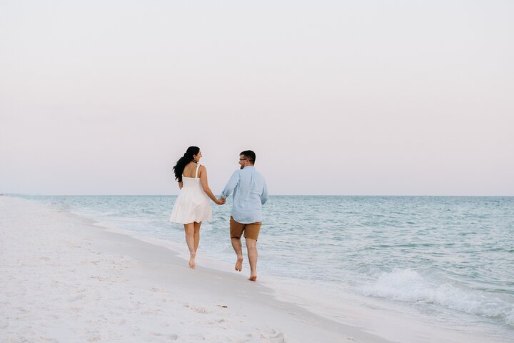 Private Vacation Photoshoot with Photographer in Virginia Beach