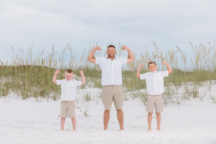 Private Vacation Photoshoot with Photographer in Virginia Beach