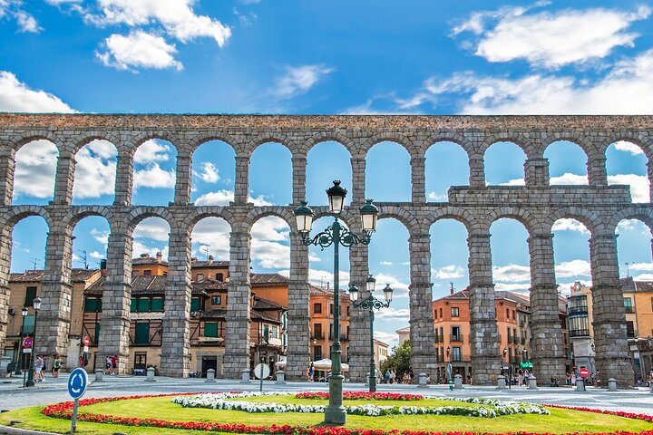 Segovia Walking Private Tour 3 hours with tickets included
