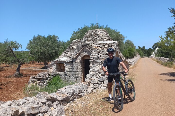 Tour Ebike Trulli Alberobello e Locorotondo