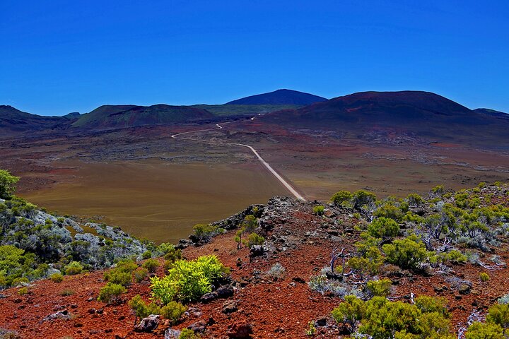 Day tour of the mountains to the Volcano + breakfast