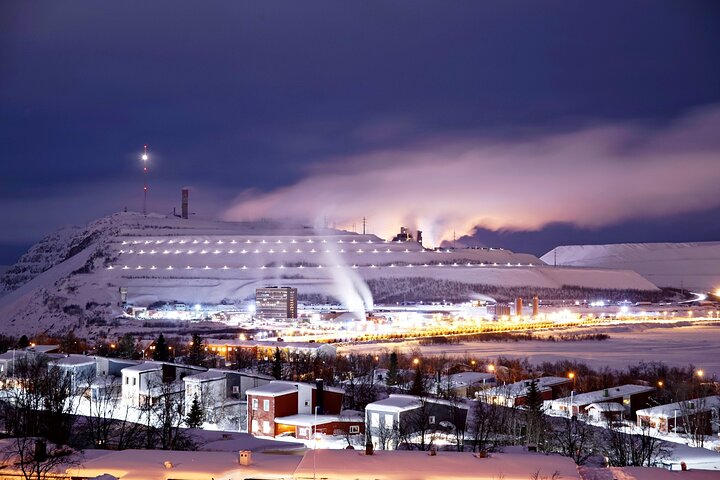 Kiruna City Tour. Guided Sightseeing Minivan Tour.