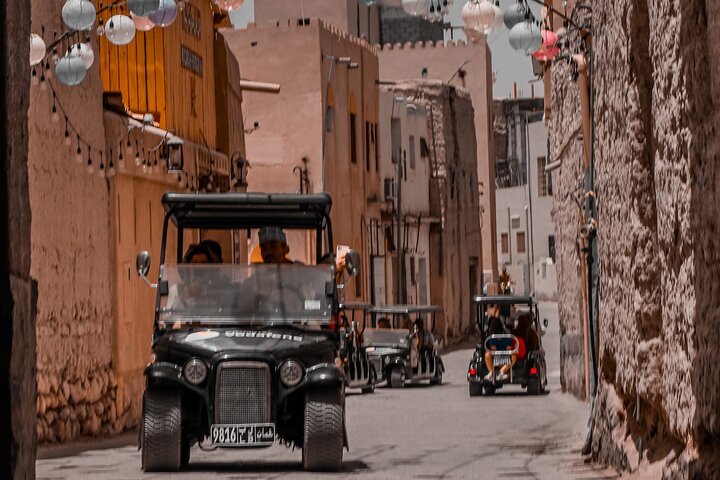 Heritage private Tour by classic carts