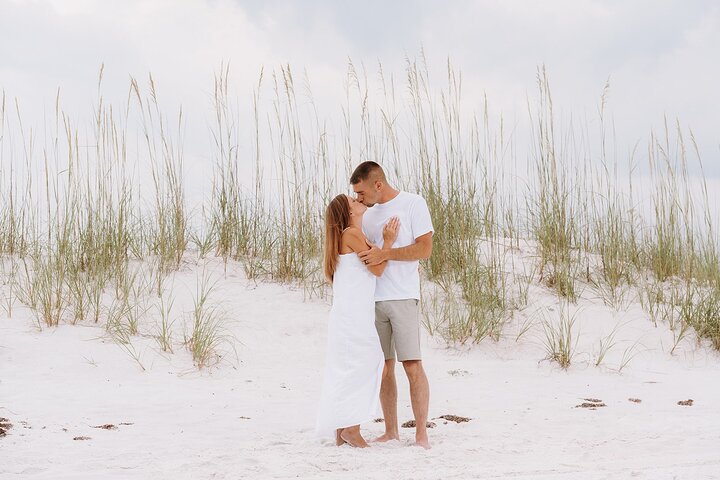 Private Vacation Photoshoot with Photographer in Virginia Beach