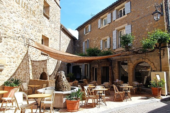 Private Tour Perched Villages of Luberon & (LAVENDER JUNE/JULY)