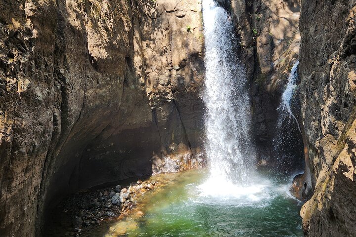 Tamanique Waterfalls Complex Trek + El Tunco Beach
