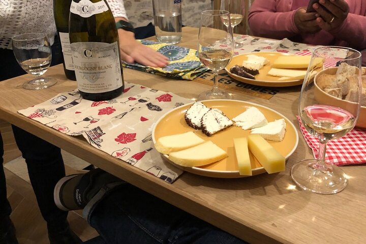 Cheese and Wine Pairing 1-Hour Session in Dijon