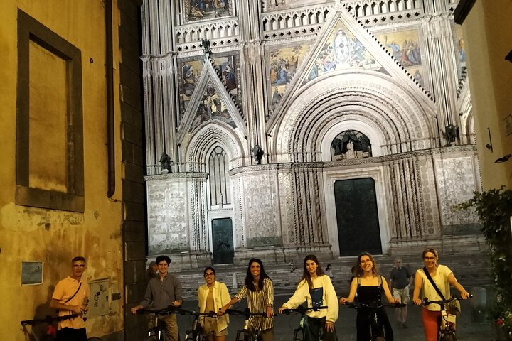 Orvieto by Evening: Small Group e-Bike tour with Dinner