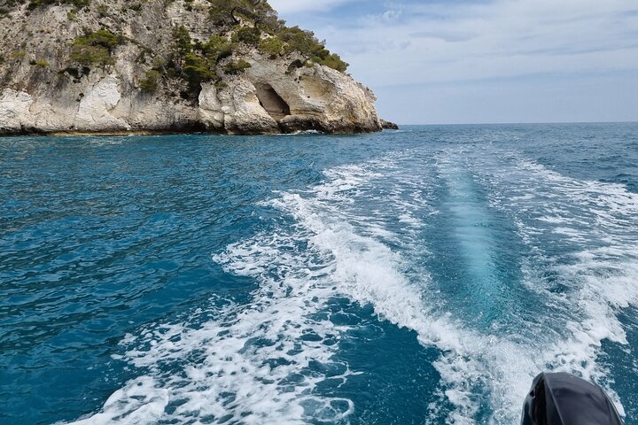 Private tour of the coast and caves up to Zagare