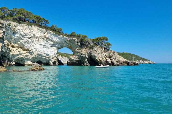 Private tour of the coast and caves up to Zagare