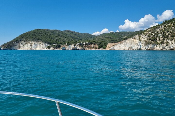 Private tour of the coast and caves up to Zagare
