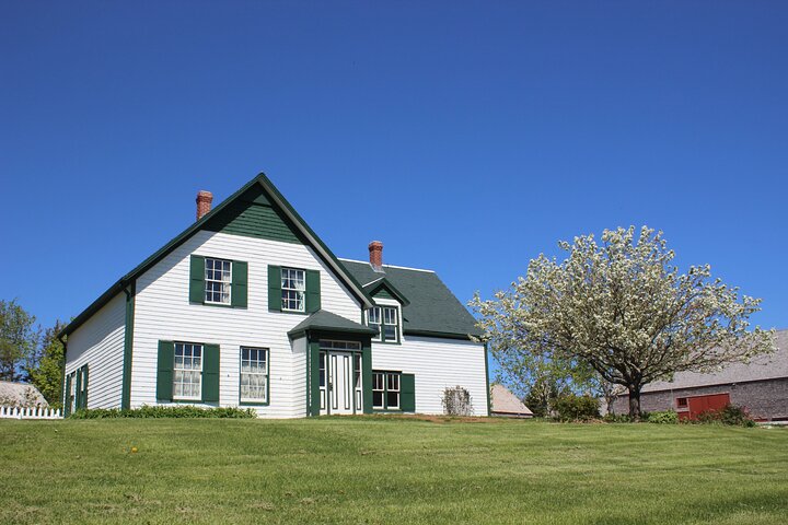 Green Gables House & Our Island Experience