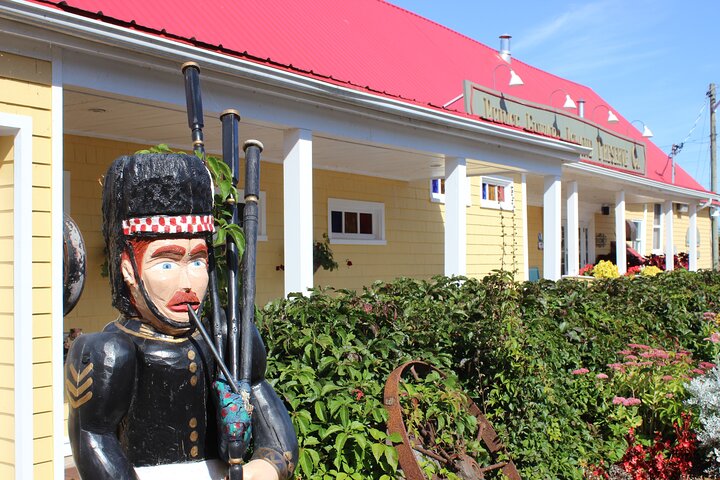 Green Gables House & Our Island Experience