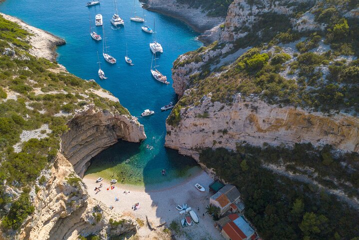 Blue Cave and Town Hvar with 5 Island Boat Tour