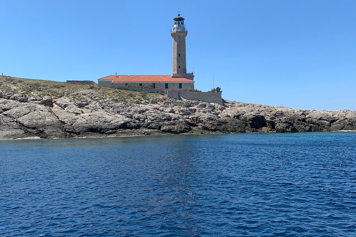Blue Cave and Town Hvar with 5 Island Boat Tour