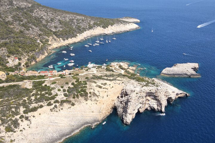 Blue Cave and Town Hvar with 5 Island Boat Tour