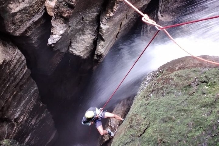 Canyoning 70m. | Hiking | Cavern Exploration | Caving | puyo