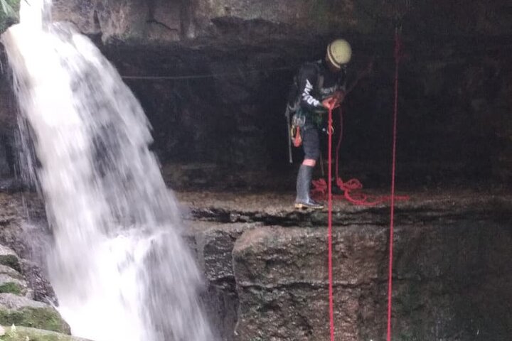 Canyoning 70m. | Hiking | Cavern Exploration | Caving | puyo