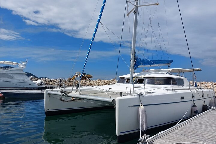Full-Day Catamaran Tour through Tayrona