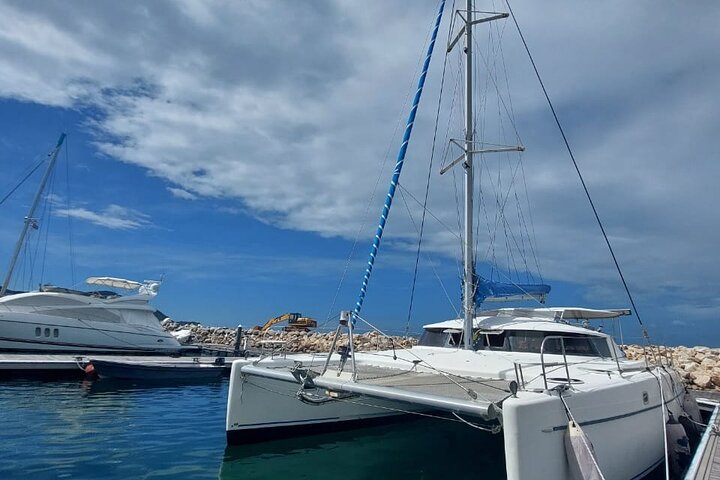 Full-Day Catamaran Tour through Tayrona
