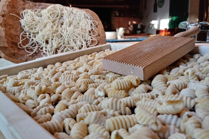 Authentic Pasta Cooking Class in Alghero Farmhouse with Wine