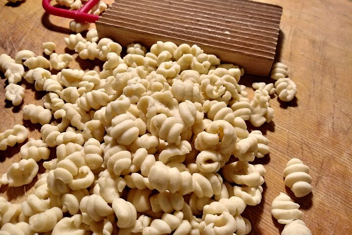 Authentic Pasta Cooking Class in Alghero Farmhouse with Wine