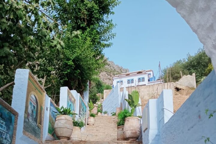 Day Trip from Casablanca to Chefchaouen With Tour Guide included