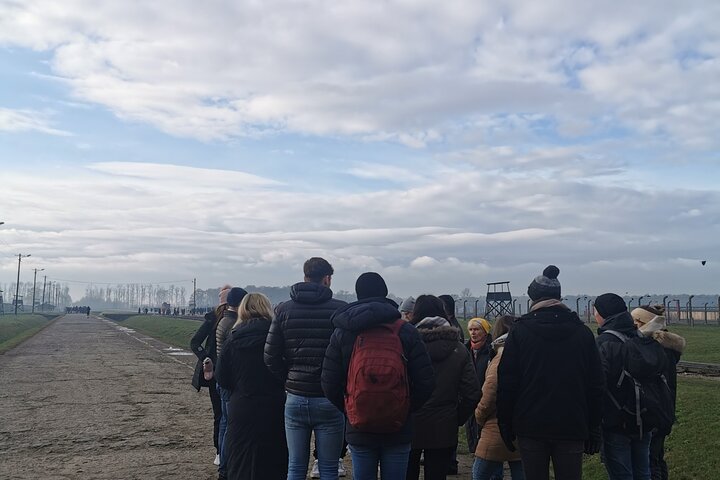 Krakow to Auschwitz Birkenau Guided Tour with Transfer and Ticket