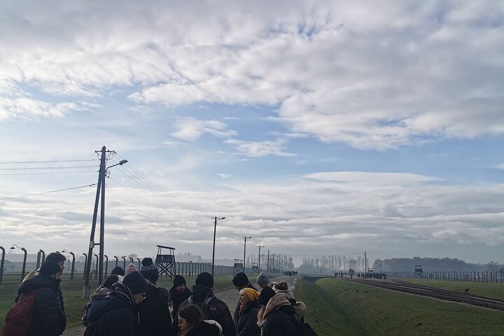 Krakow to Auschwitz Birkenau Guided Tour with Transfer and Ticket